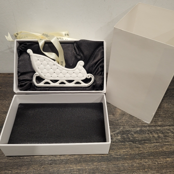 2014 Pandora Sleigh Ornament - Picture 5 of 5